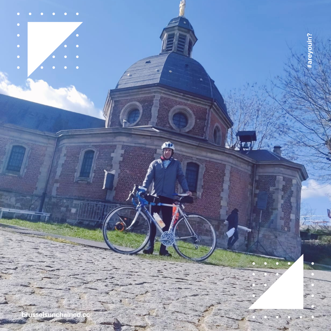 Roberto posing in front of the chapel of the Muur van Gerardsbergen